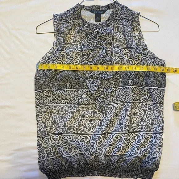 White House Black Market Tank Ruffled V-Neck Elastic Waist Bloudr Top Size M - Picture 8 of 8